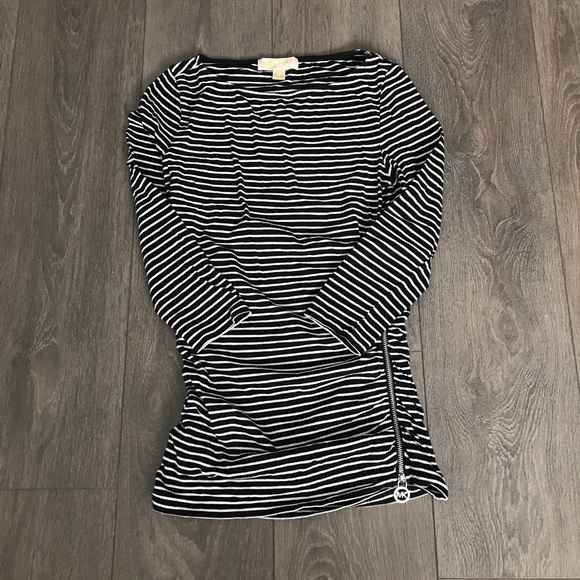 Michael Kors 3/4 sleeves top - Picture 2 of 5